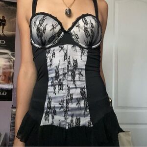 black and silver corset with lace detailing 🖤